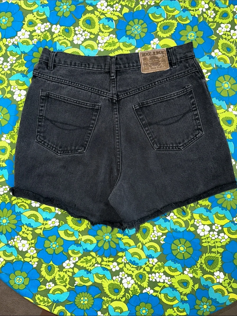 Bugle Boy y2k 90s Black High waist Denim Shorts frayed 12 paint splattered
